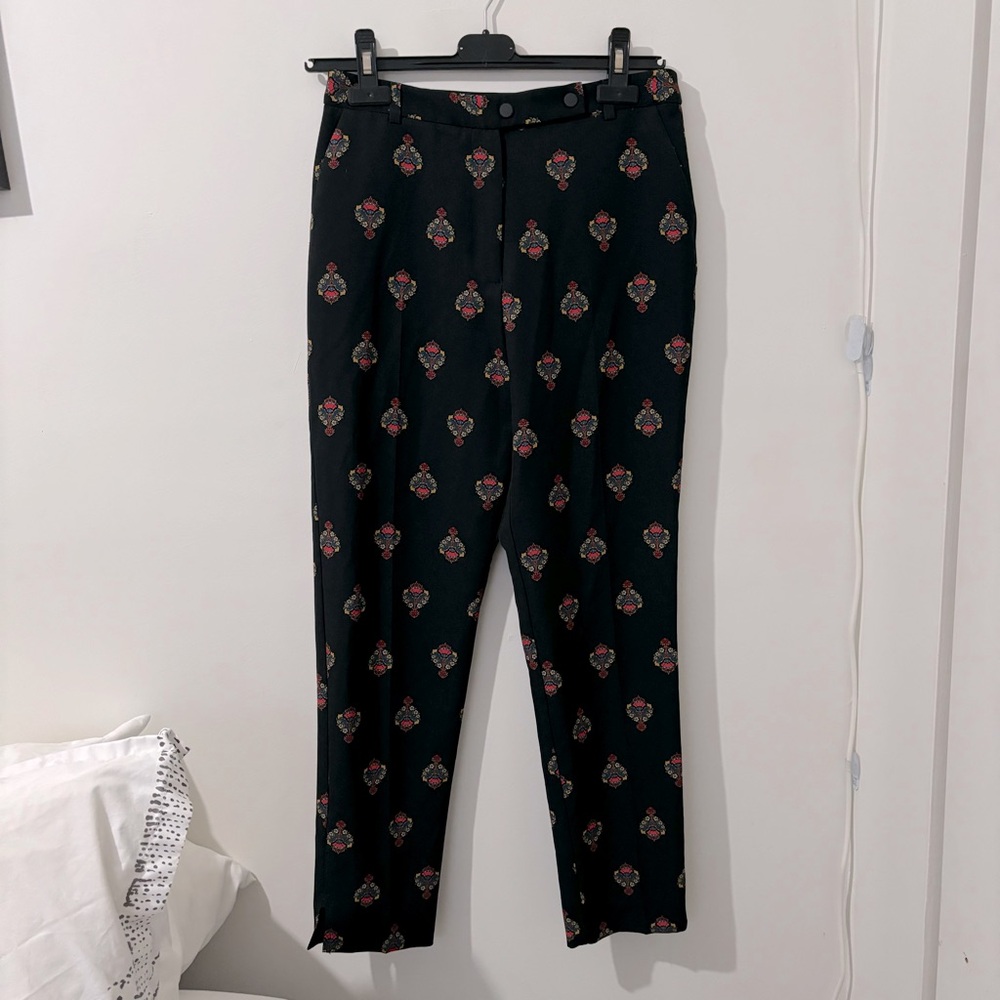 LIKE NEW TOPSHOP PATTERNED PANTS